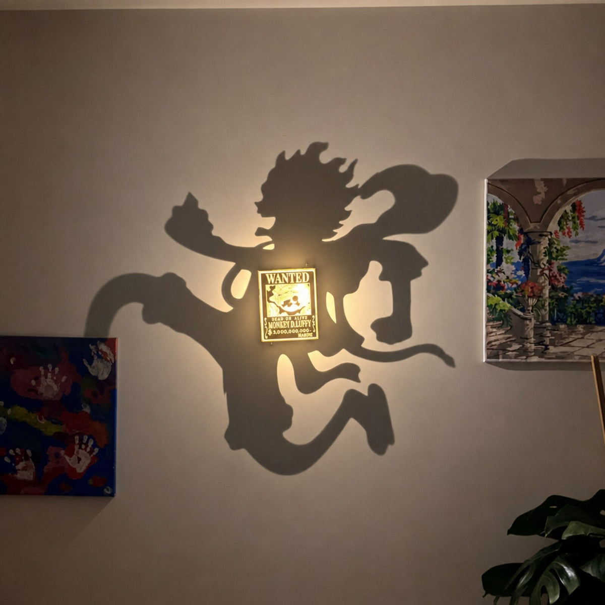 Luffy Gear 5 Gölge Lambası, duvarda gölge